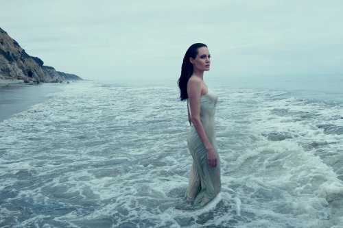 Angelina Jolie photographed by Annie Leibovitz for Vogue US November 2015.