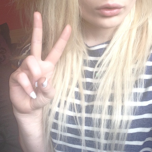 #me #selfie #lips #pout #peace #blonde #cute #girl