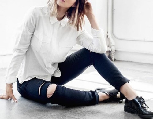glamorous-diamond:

Blouse » Ripped jeans » Shoes » 
