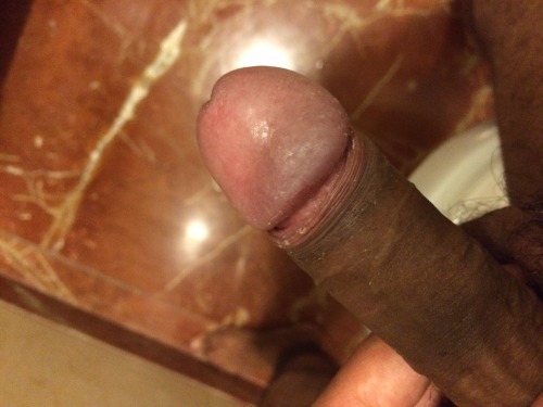 Gorgeous cheesy cock sent in by a very hot Indian lad. Bet that meat smells and tastes so good! Do leave him some filthy comments and we might see some more ;) More smegma at smegmalicker.tumblr.com.
