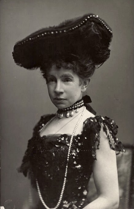 carolathhabsburg:

Princess Gisela of Bavaria, neé Archduchess of Austria. 1900s.


Sissi’s daughter (1856-1932)