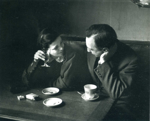 Elizabeth and Me in a Montparnasse Cafe, 1931. Andre Kertesz. Silver gelatin print.