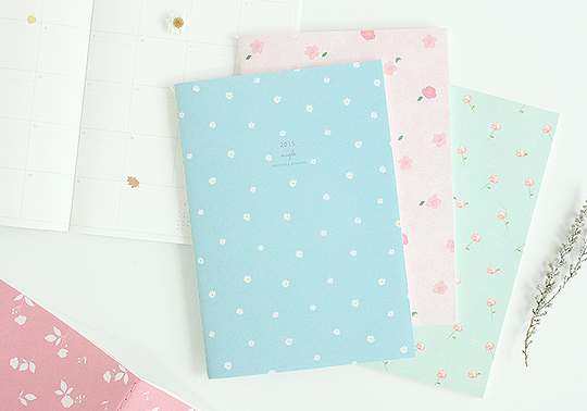 rainy-sprinkles:pastel diary with flower print ✿