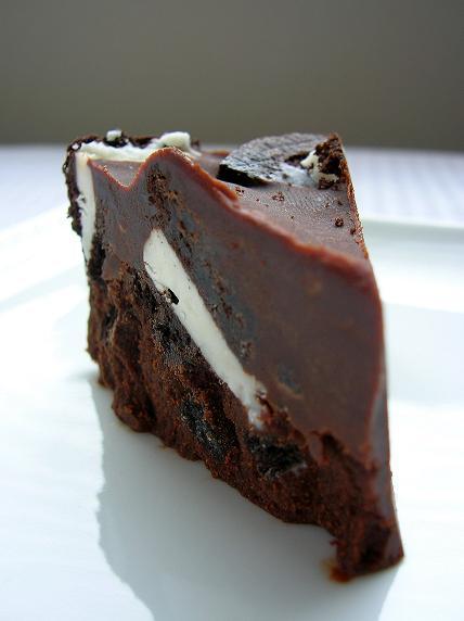 omg-yumtastic:

(Via: hoardingrecipes.tumblr.com) Chocolate Crunch Slice - Get this recipe and more http://bit.do/dGsN
