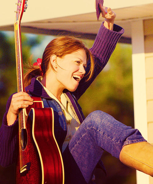 bjldaily:

15/100 favorite pictures of Bethany Joy Lenz.

