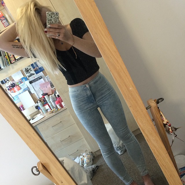 zixxie:

Short hair ^_^ #me #girl #blonde #cute #selfie #fashion #outfit
