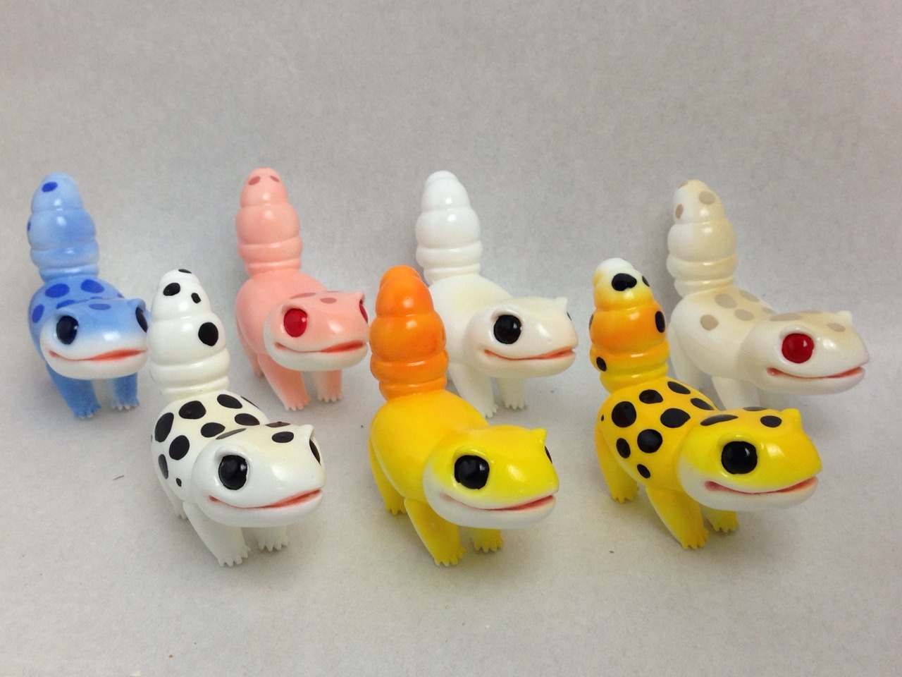 plastic leopard gecko toy