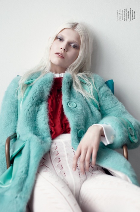 youth-unbroken:

AnOther Magazine SS 2014Ola RudnickaPhotographed by Willy VanderperreStyling by Olivier RizzoHair by Anthony TurnerMake-Up by Peter Philips
