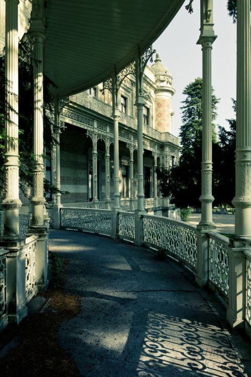 bonitavista:



 Vienna, Austria

photo via great

Sissi’s Villa Hermes