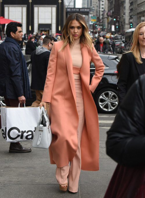 walkthatstreet:

daily–celebs:3/10/15 - Jessica Alba out in NYC....