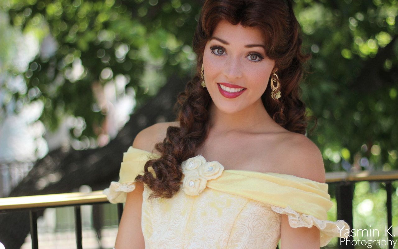 Pin By Ds On Dreams Come True Belle Cosplay Disney Princess Makeup Disney Beauty And The Beast