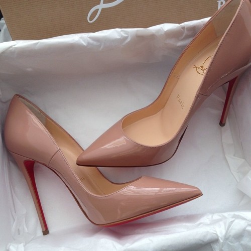 chanel-and-louboutins:

✝