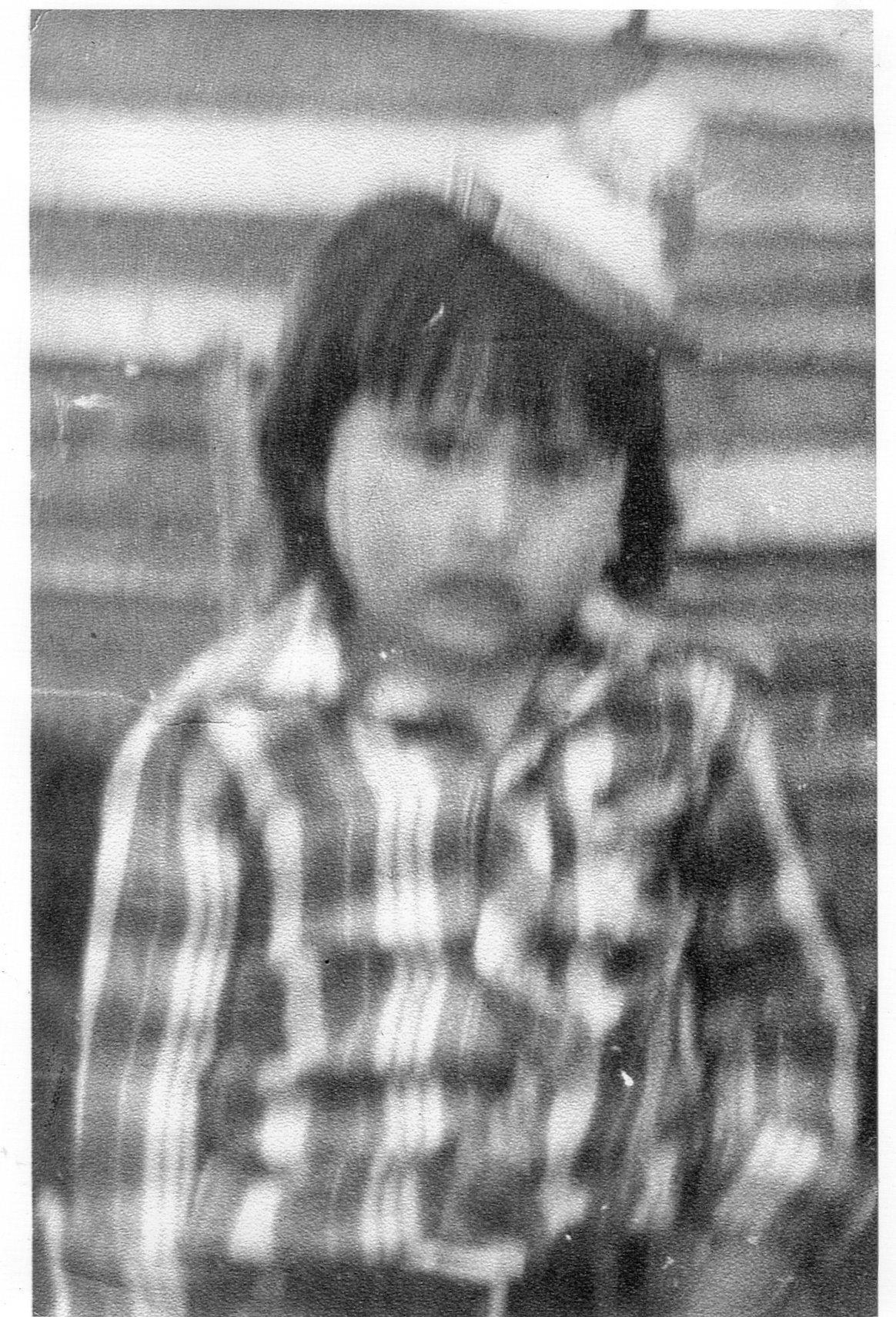 Juan Eduardo Barrios tenía 3 años cuando fue asesinado por 
Montoneros el 6-12-77. Esta es una de las dos fotos que hay de él.