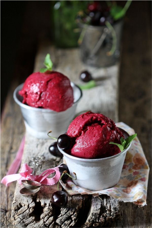 Cherry frozen yogurt http://ift.tt/1qvFqC0
