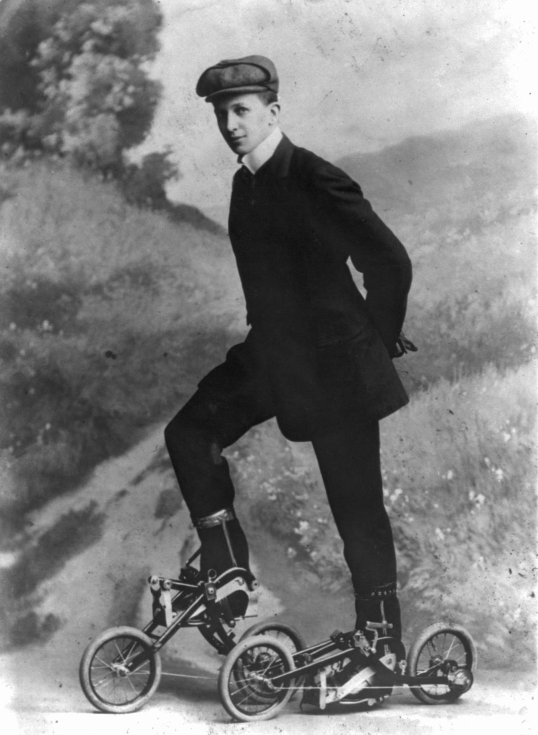 walzerjahrhundert:

Young Man on Roller Skates,1910
