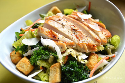 foodiebliss:

Chicken Kale Caesar SaladSource: Omgfood