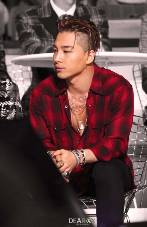 d-xx:



[HQ] 151202 MAMA2015 - BIGBANG


