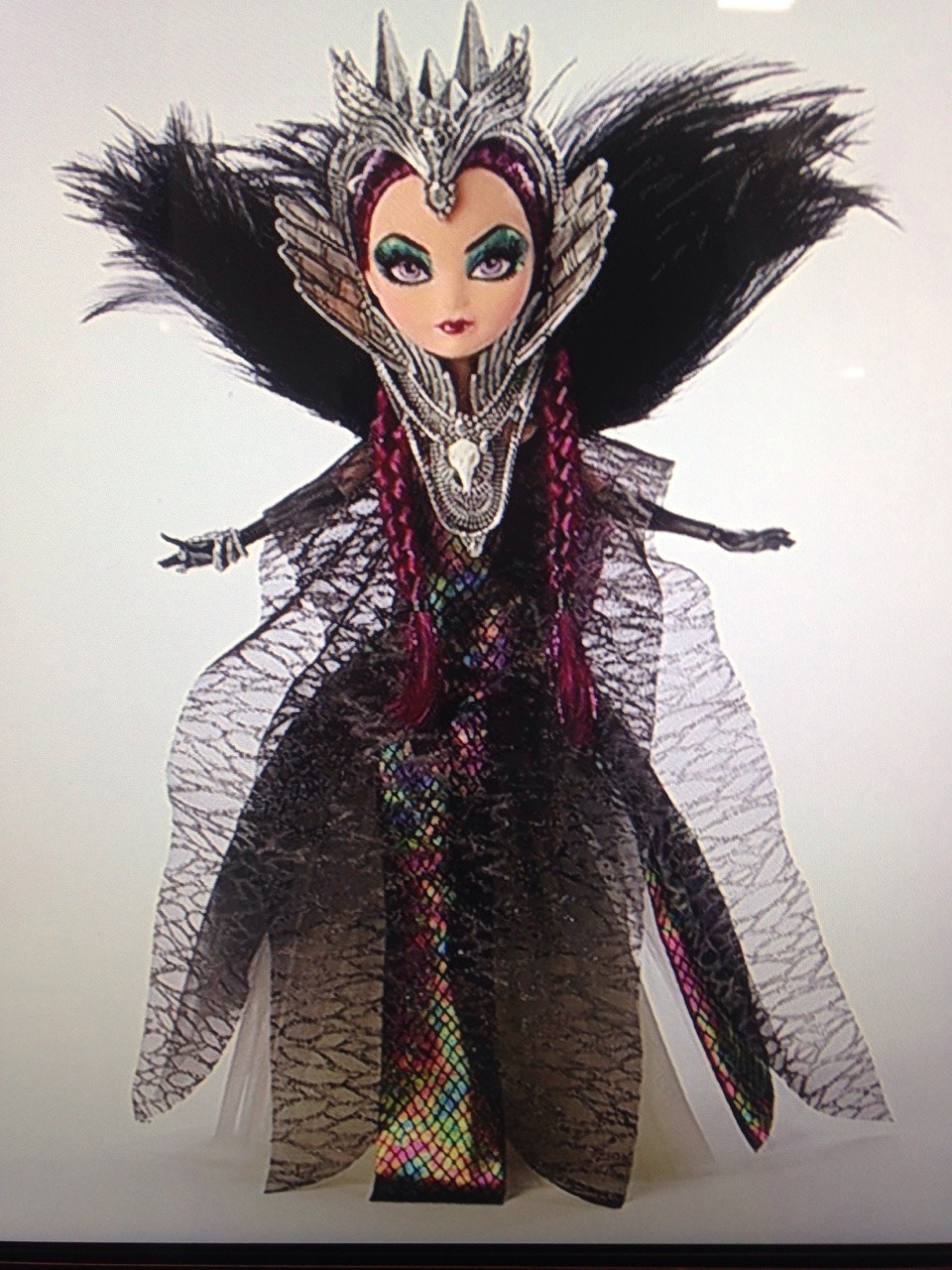teatime-with-maddie:

everaftermonsters:

Evil Raven with a different dress, this is what was advertised as her while in line to by Mattel stuff at sdcc

Huh, is this like the prototype of her or something? Interesting!