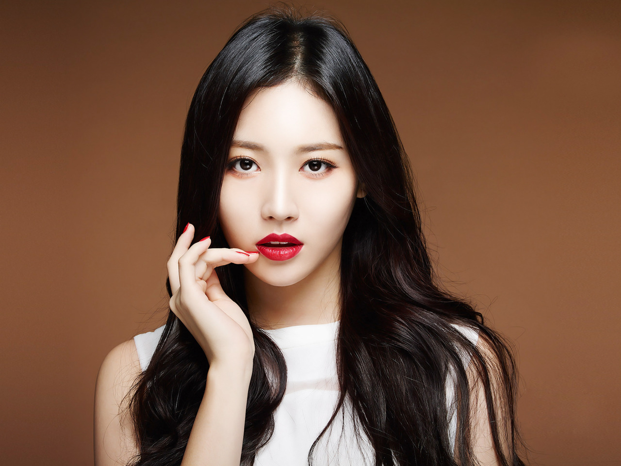Model makeup kpop cosmetics Korean fashion cf lipstick hairstyle girl 