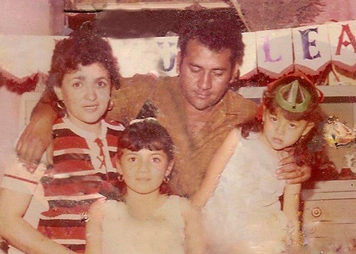 Héctor Saraspe era cantinero en el club del pueblo de 
Santa Lucía, en Tucumán. Fue asesinado por el ERP el 20-09-74. Estaba 
casado y tenía dos hijas.