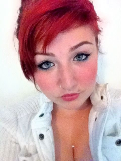 when my hair was red i miss it :/”Pretty color, thanks for sharing ...