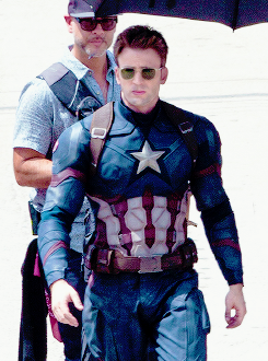 Captain America : Civil War [Marvel - 2016] - Page 5 Tumblr_noej7jGwow1tlgqkgo1_250