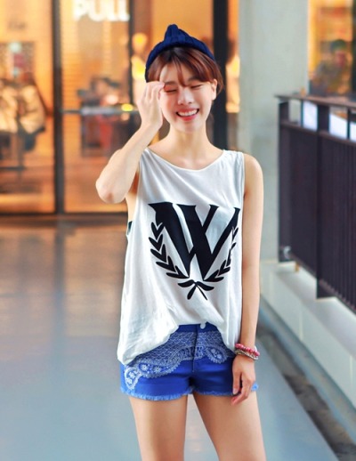 W Tank Top by Yubsshop