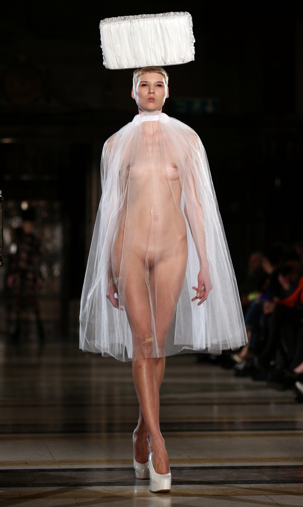 Nude fashion models runway oops