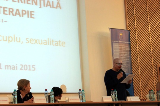 Conferință națională despre educație sexuală | Bebe Sexologul: “În sfârșit, Parlamentul îmi confirmă viziunea imundă, după 15 ani. Educația se referă și la sex, și la sănătate”
