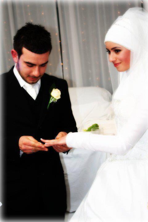 Islamic Wedding Dresses with Hijab Photo Gallery 1