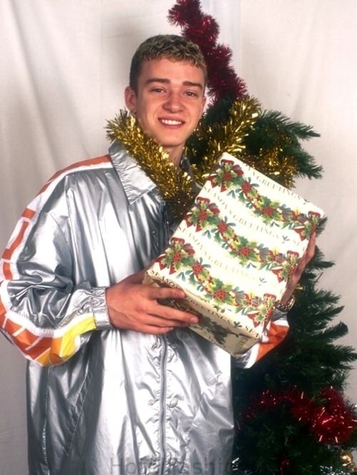 Happy Holidays from Justin Timberlake and his frosted tips!
xoxo